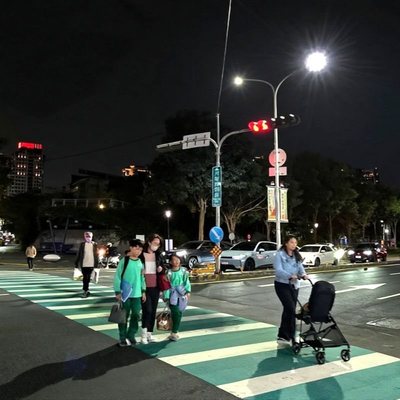 點亮城市賺「綠金」！台中首案路燈換裝取得碳權　減碳效益等同種百萬棵樹